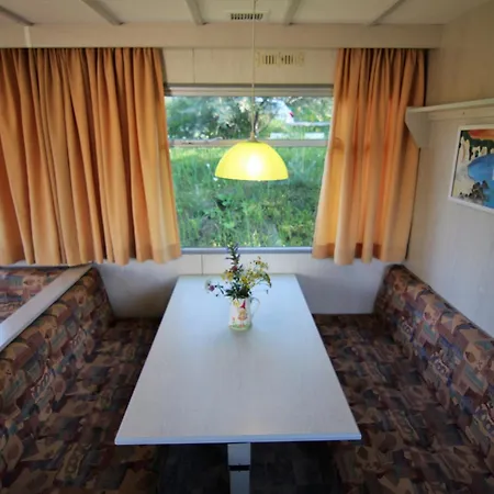 Bungalow, Retro Am See, Rügen Camping