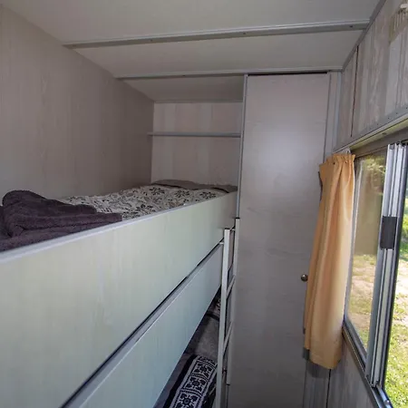 Camping Bungalow, Retro Am See, Rügen Zirkow